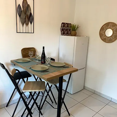アパート Joli A Les Bains , 2 Ou 4 Pers , Avec Terrasse Et Parking *
