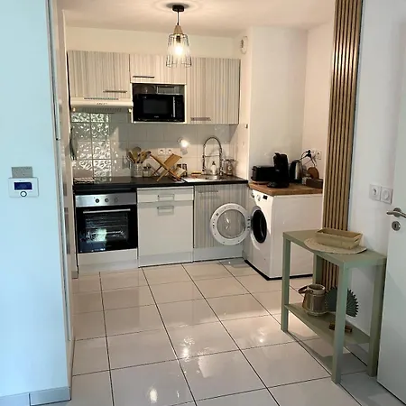 Joli A Les Bains , 2 Ou 4 Pers , Avec Terrasse Et Parking アンデルノ・レ・バン