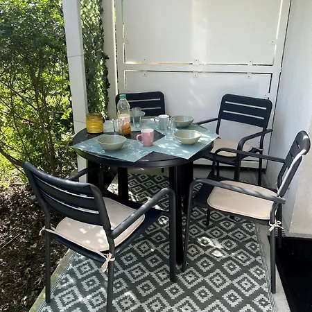 Joli A Les Bains , 2 Ou 4 Pers , Avec Terrasse Et Parking